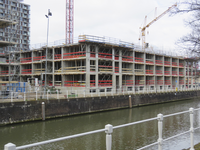 907935 Gezicht op de bouw van een appartementengebouw aan de Zeedijk te Utrecht, onderdeel van het nieuwbouwproject ...